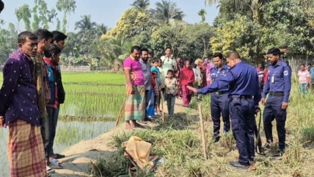 বগুড়ায় ট্রাক মালিককে গলা কেটে হত্যা