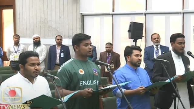 শপথ নিলেন এনসিপির ৬ সংসদ সদস্য