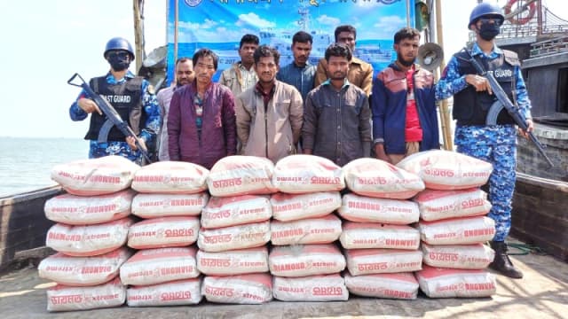 সেন্টমার্টিনের সাগরে অভিযান, সিম...