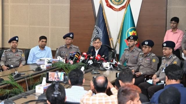 পুলিশ বাহিনীকে চেইন অব কমান্ড বজায় রেখে কাজ করার নির্দেশ স্বরাষ্ট্রমন্ত্রীর