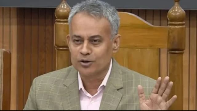 ঈদযাত্রায় অতিরিক্ত ভাড়া নিলে বাসের রুট পারমিট বাতিলের হুঁশিয়ারি মন্ত্রীর