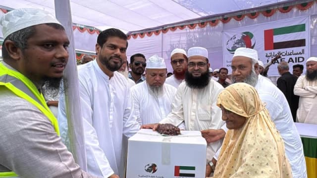 মুরাদনগরে ৫ শতাধিক অসহায় পরিবারের মাঝে খাদ্যসামগ্রী বিতর...