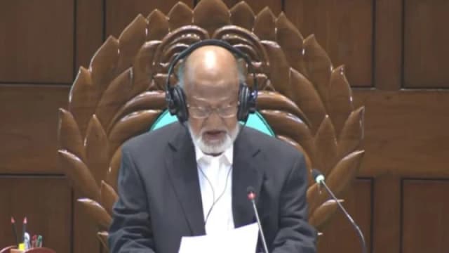 ত্রয়োদশ সংসদের প্রথম অধিবেশনের সভাপতি খন্দকার মোশাররফ হোসেন