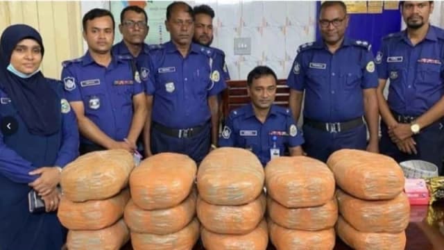 তালাবদ্ধ ঘর থেকে ৩০ কেজি গাঁজা উদ্ধার, গ্রেপ্তার নেই