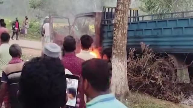 গরু চোর সন্দেহে তিনজনকে পিটিয়ে হত্যা, ট্রাকে আগুন