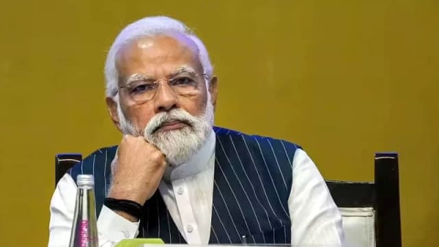 অপ্রয়োজনীয় ব্যয় কমাতে যে পরামর্শ দিলেন নরেন্দ্র মোদি