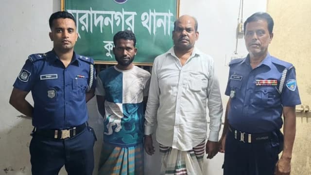 চোলাই মদসহ মাদক ব্যবসায়ী আটক, মা...