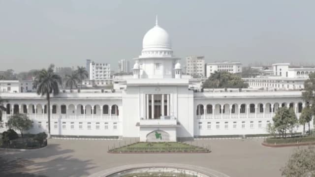 ফুটপাতে হকারদের জায়গা বরাদ্দ কেন অবৈধ নয়, জানতে চায় হাইক...