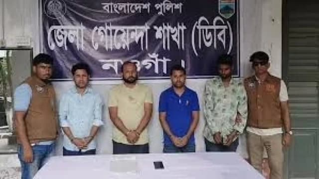 আদালতের গুরুত্বপূর্ণ নথি চুরি: ডিবির অভিযানে উদ্ধার, গ্রেফতার ৪