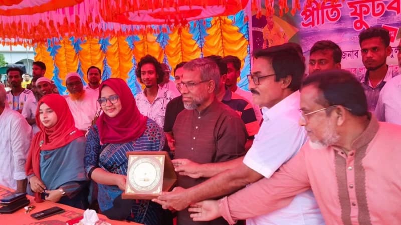 বড়াইগ্রামে বিশ্বকাপের আমেজে আর্...