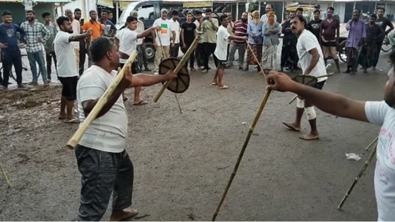 কোটচাঁদপুরে ৬০ বছর ধরে টিকে আছে...