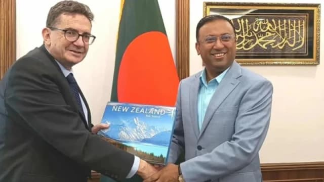 উপদেষ্টা হুমায়ুন কবিরের সঙ্গে নিউজিল্যান্ড হাইকমিশনারের সাক্ষাৎ